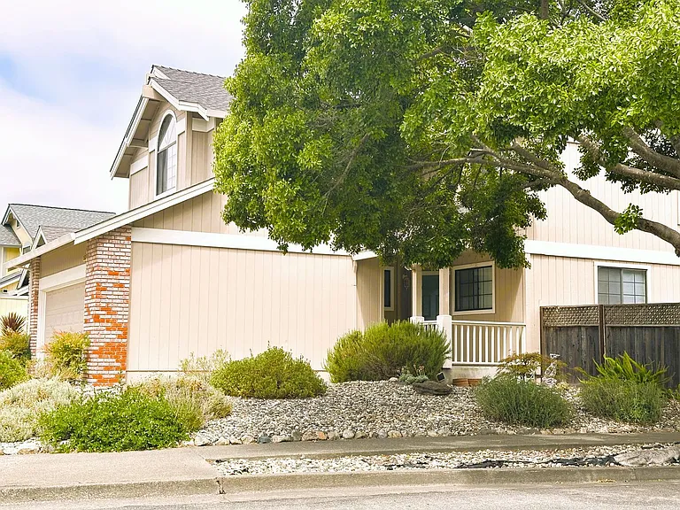 1537 Yarberry Dr — Photo 1
