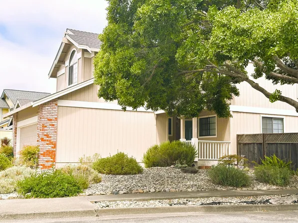 1537 Yarberry Dr, Petaluma, CA 94954