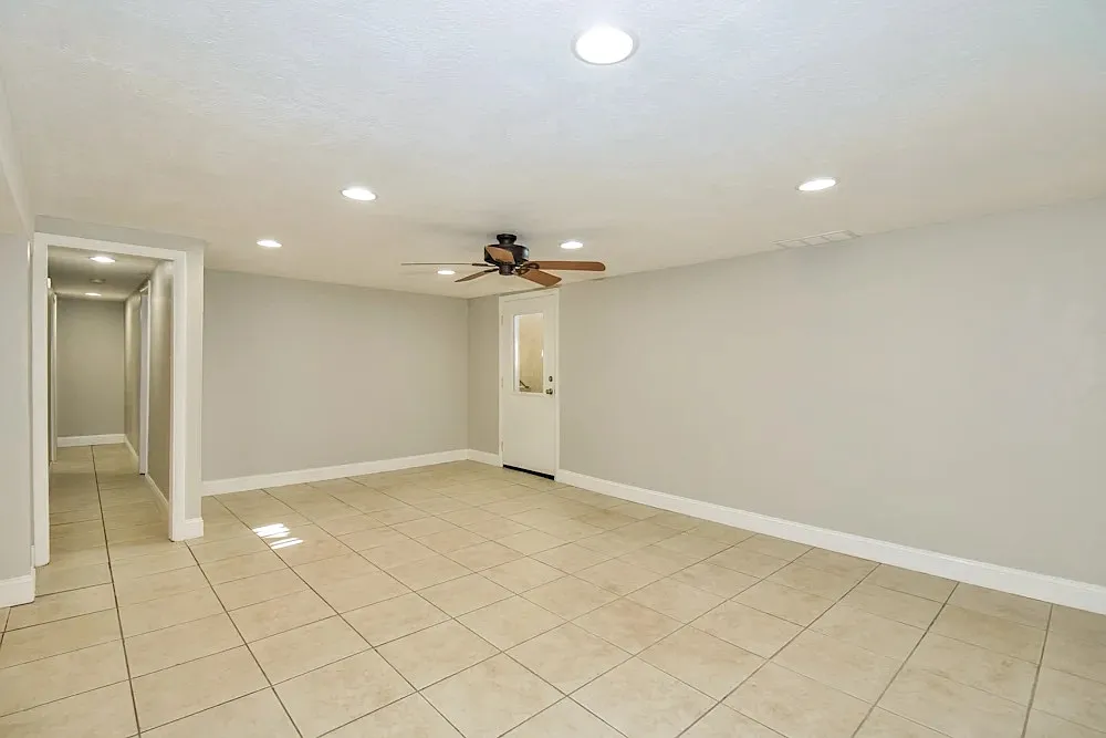 3 bed, 2016 sqft, $2,720 — Photo 4