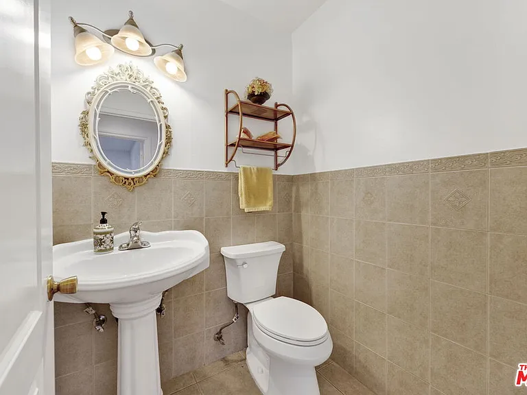 10109 Gloria Ave — Photo 23