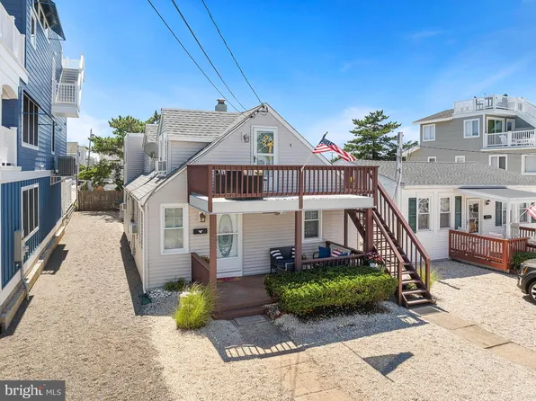 32 N 3rd St, Surf City, NJ 08008