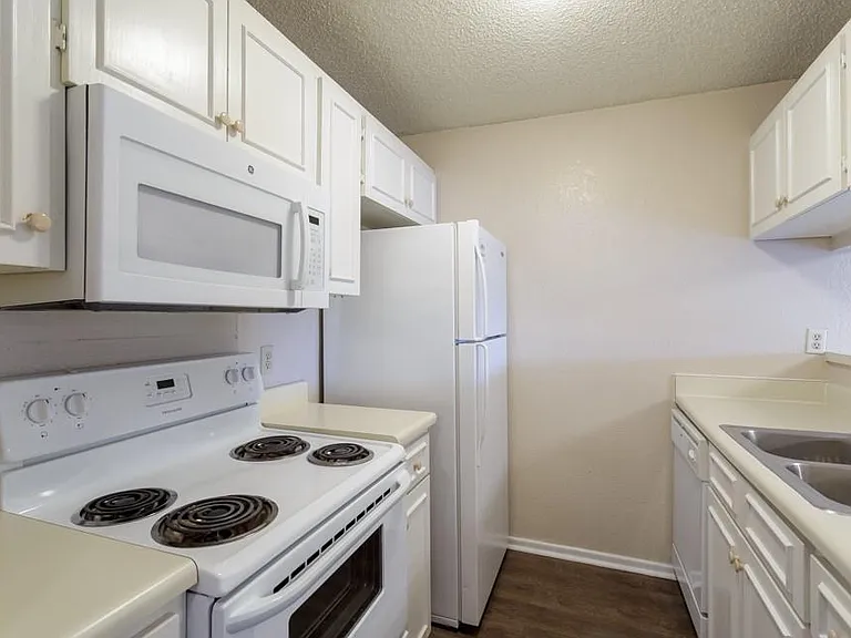 1602 Mill St #C — Photo 3