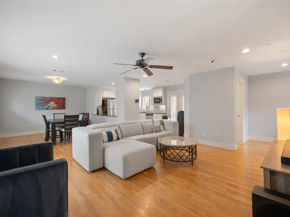 5737 Live Oak St APT 1, Dallas, TX 75206