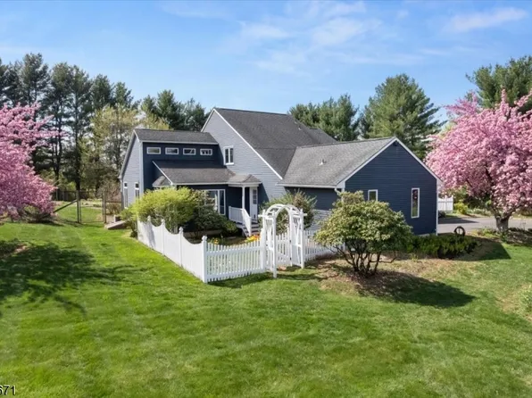 15 Stacey Drive, Clinton Twp., NJ 08801