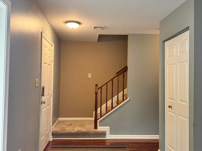 1282 Hunters Ridge Dr — Photo 4