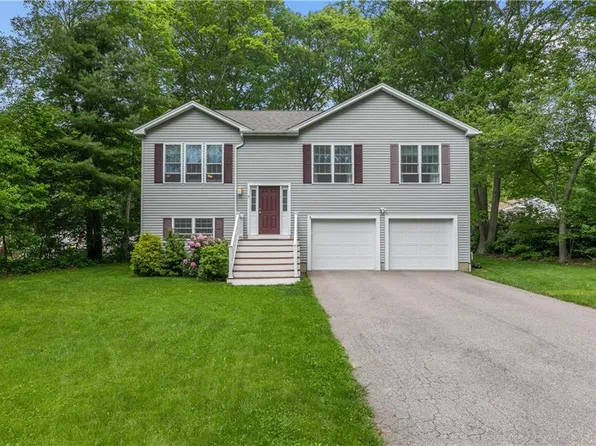 7 Robin Dr, Exeter, RI 02822