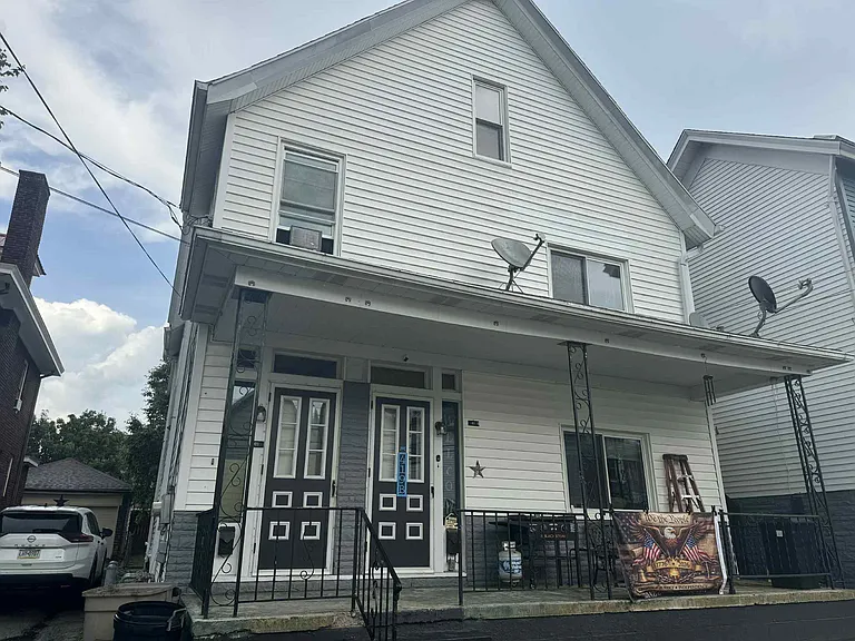 419 Front St #A — Photo 1