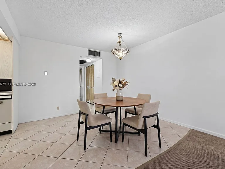 2401 Antigua Cir #E3 — Photo 3