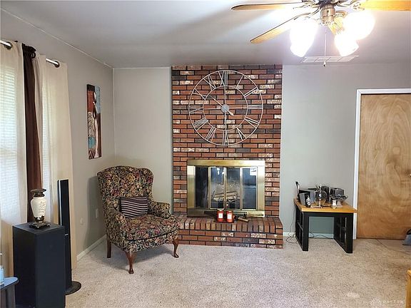 4th image of 3801 Willow Creek Dr