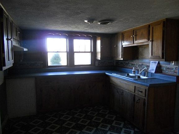 3rd image of 3396 State Highway 259 N