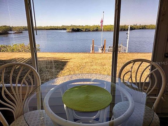 3rd image of 162 Martinique Rd