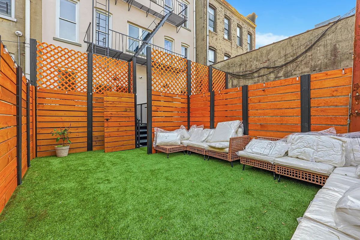 Building Photo - 1584 Dekalb Ave #2F