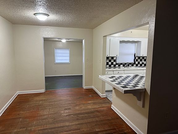 2nd image of 3606 Amigos Ave