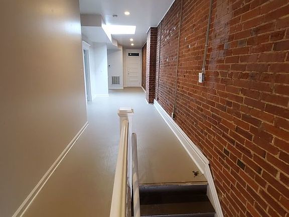 3rd image of 3314A California Ave