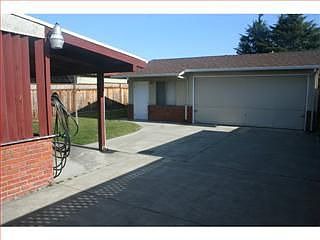 3rd image of 454 N 13th St