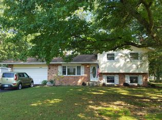 26440 Hillview Dr, Edwardsburg, MI 49112
