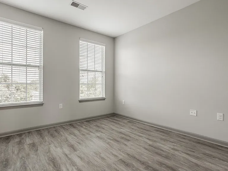 The Avenue at Polaris Apartments — Photo 14