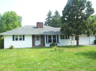 86 Pegasus Dr, Groton, CT 06340