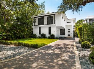 3630 Avocado Ave, Miami, FL 33133