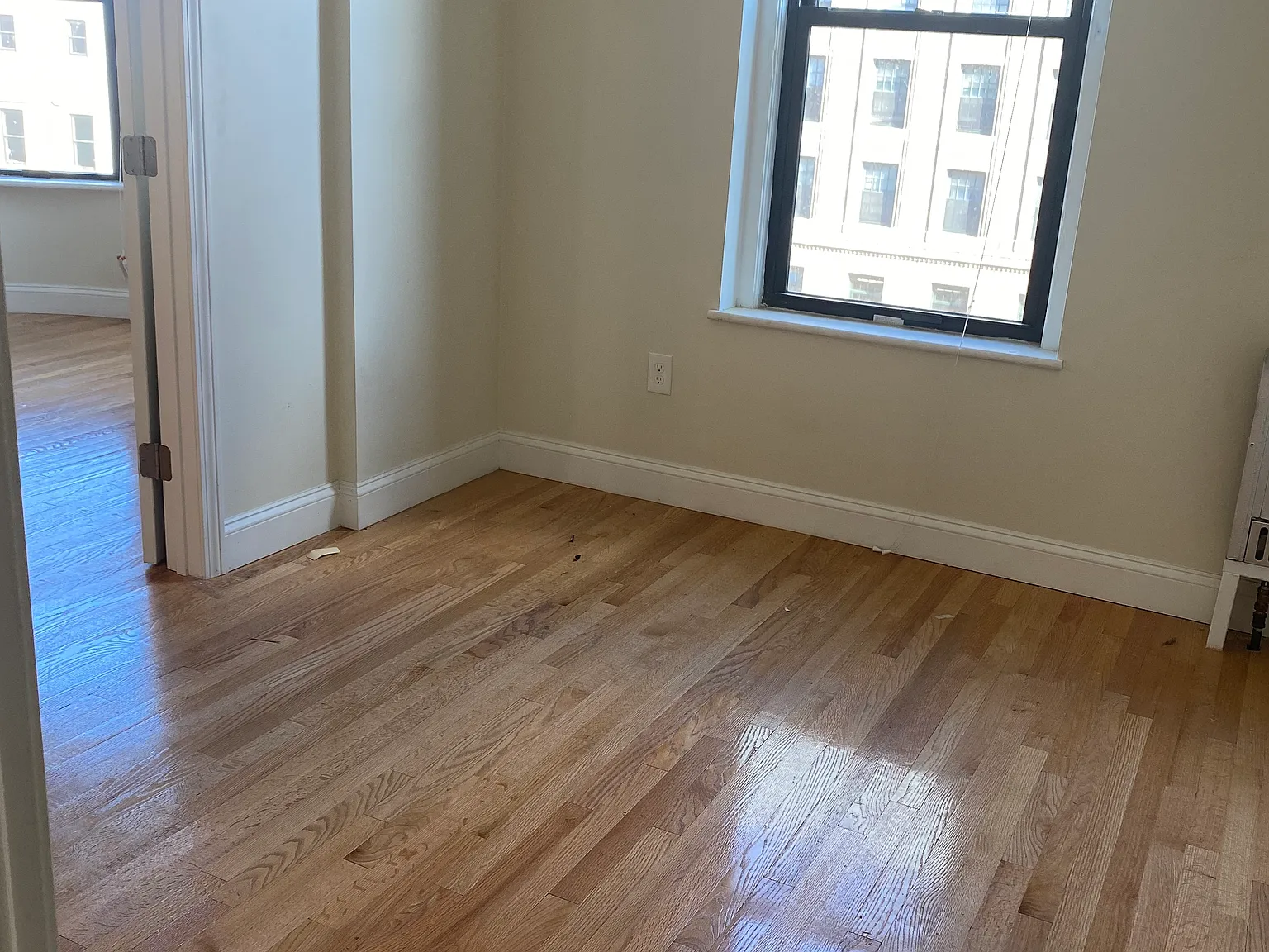 1 bed, 550 sqft, $3,200 — Photo 3