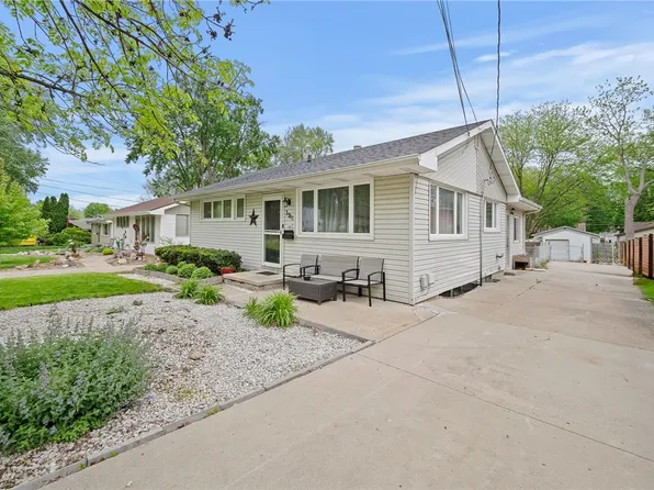 3911 43rd St, Des Moines, IA 50310