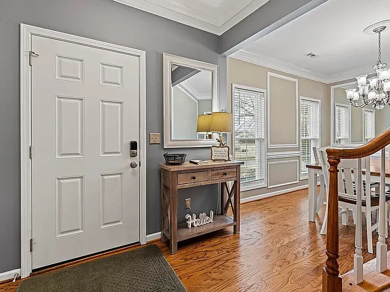 112 Bathurst Ln — Photo 4