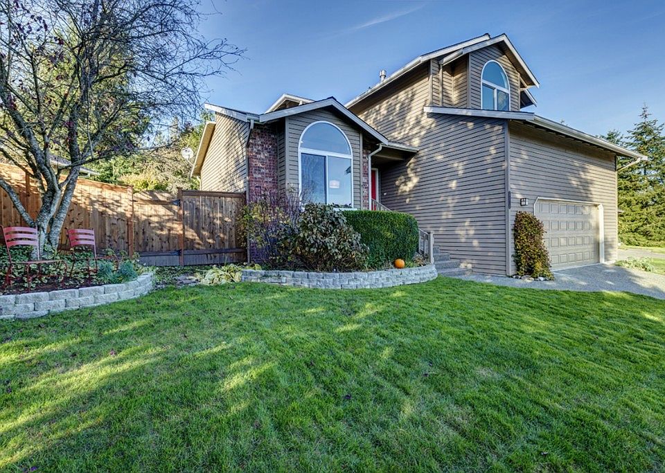 1st image of 22418 NE 10th St