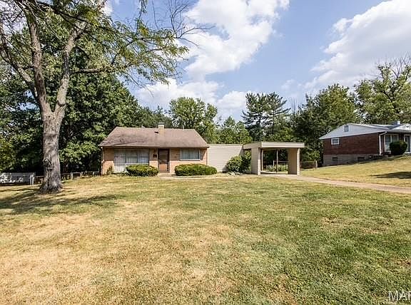 2nd image of 23 Country Squire Ln