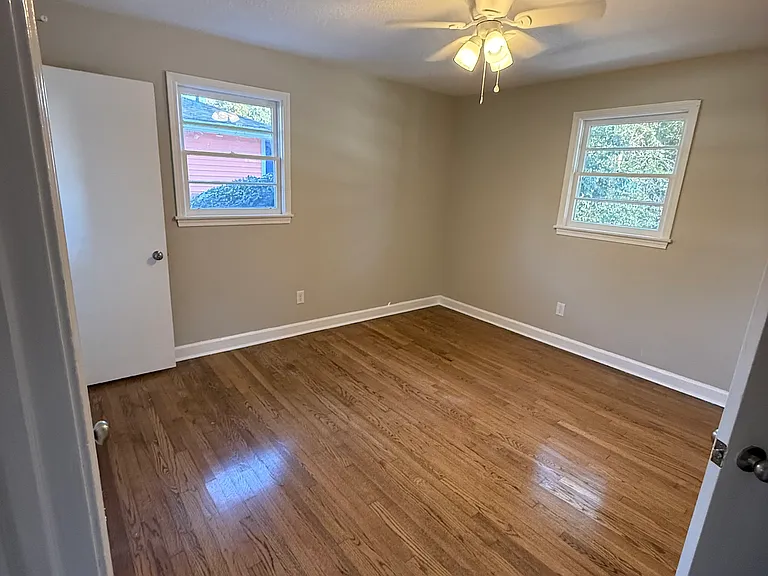 1630 Crestview Ave — Photo 8