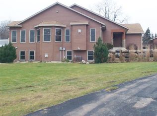 815 Clarkson Rd, Marshall, WI 53559