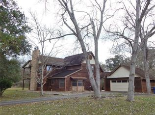 154 Pin Oak Dr, Angleton, TX 77515