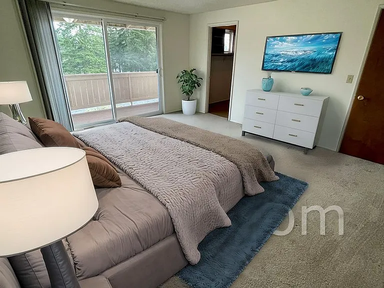 1446 Rainier Dr #4 — Photo 13