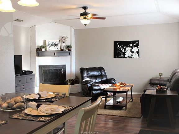 4th image of 4129 Woodcrest Dr