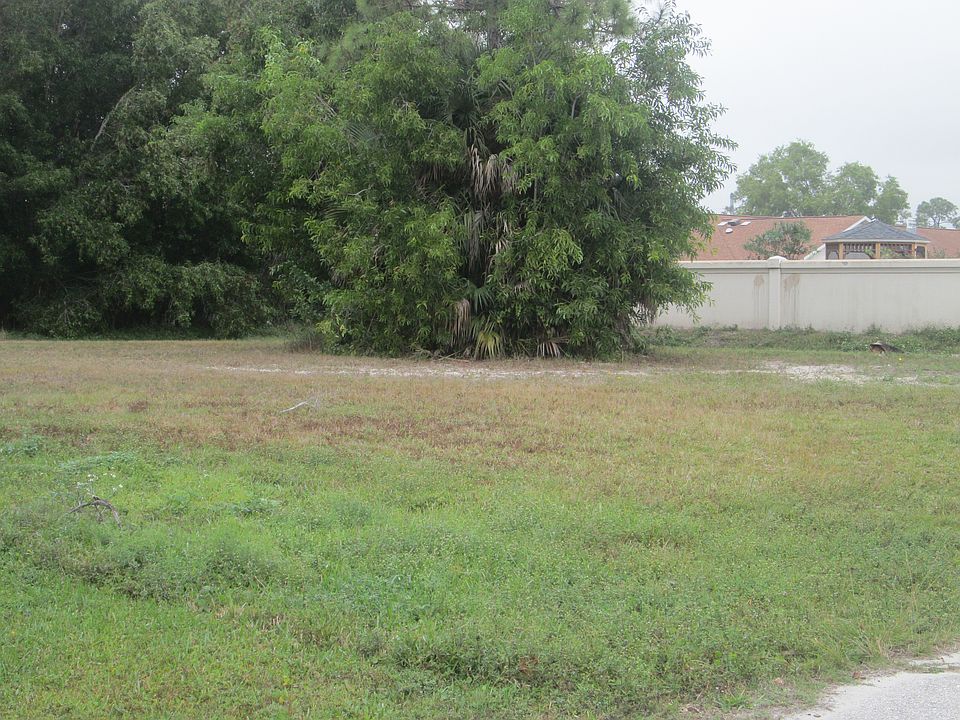 1st image of 902 SE 1st Pl