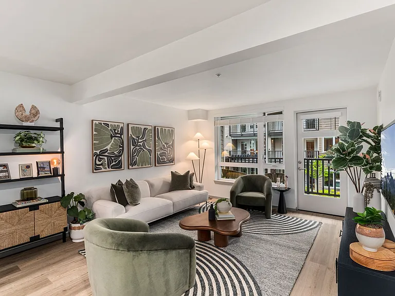 Solera Apartments — Photo 31