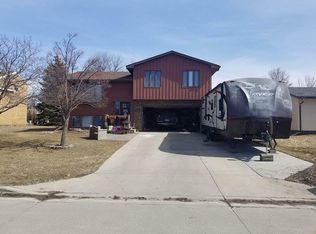 934 6th St S, Wahpeton, ND 58075