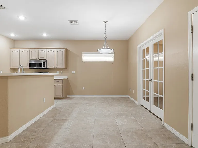 2604 Memphis Ave — Photo 8