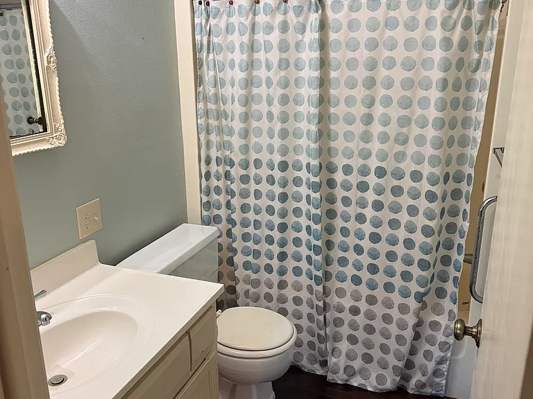 1127 College St #2 — Photo 6