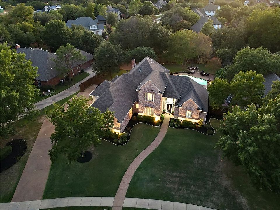 1st image of 304 Blanco Cir