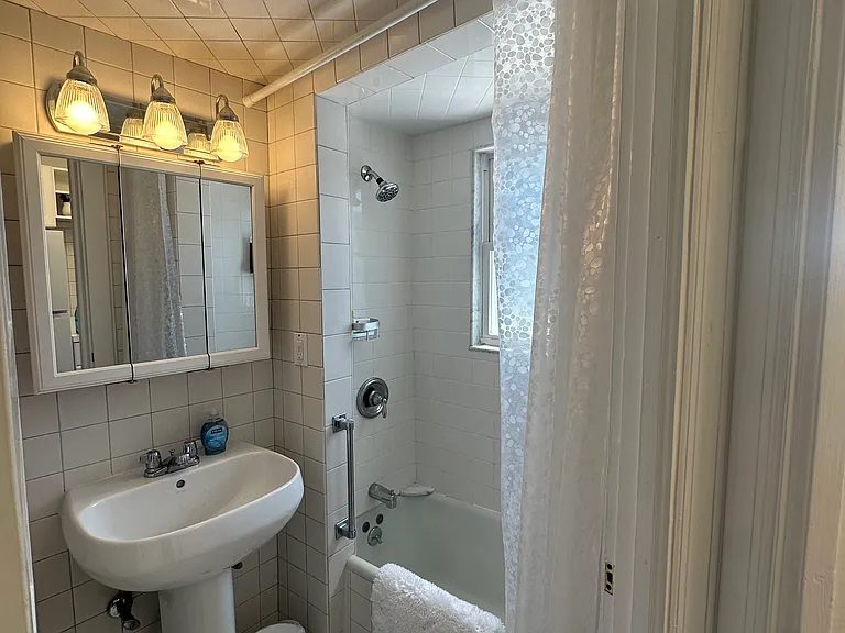 39 N Mountain Ave #5A — Photo 22