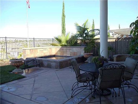 3rd image of 1006 Silver Oak Pl