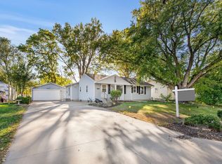 1937 Longview Dr, New Brighton, MN 55112