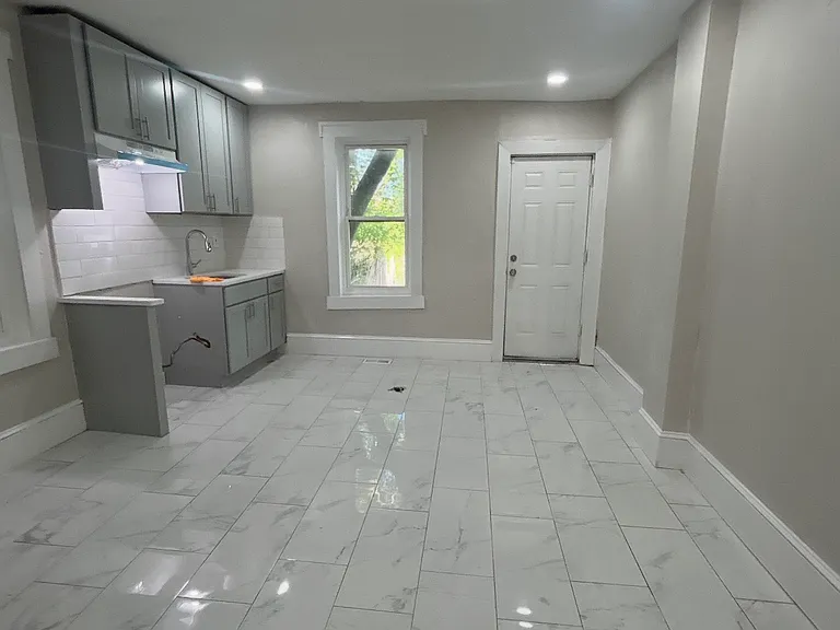 60 Mechanics Ave — Photo 1