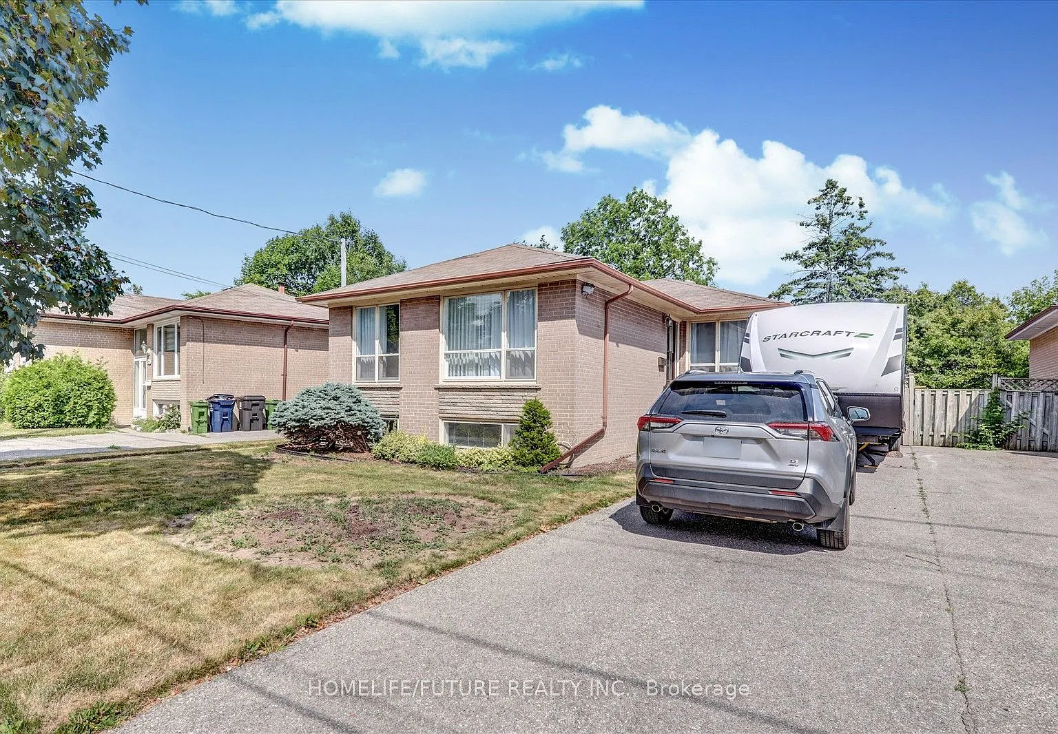 3 bed, $1,900 — Photo 2