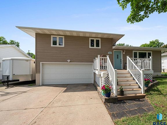 3rd image of 1713 E Fair Ln