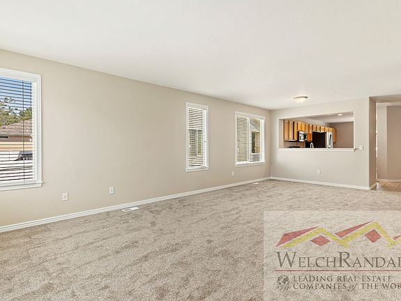 3rd image of 1563 Oakridge Park Dr