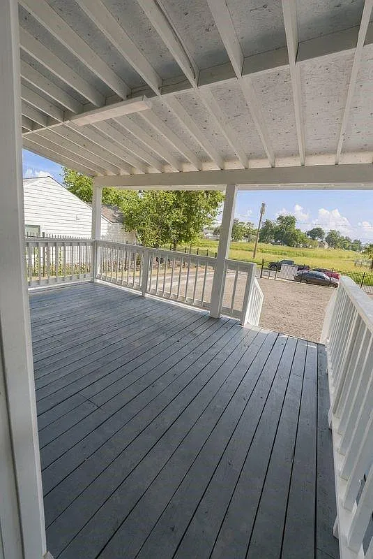 3 bed, 2.0 bath, 1100 sqft, $2,195 — Photo 2