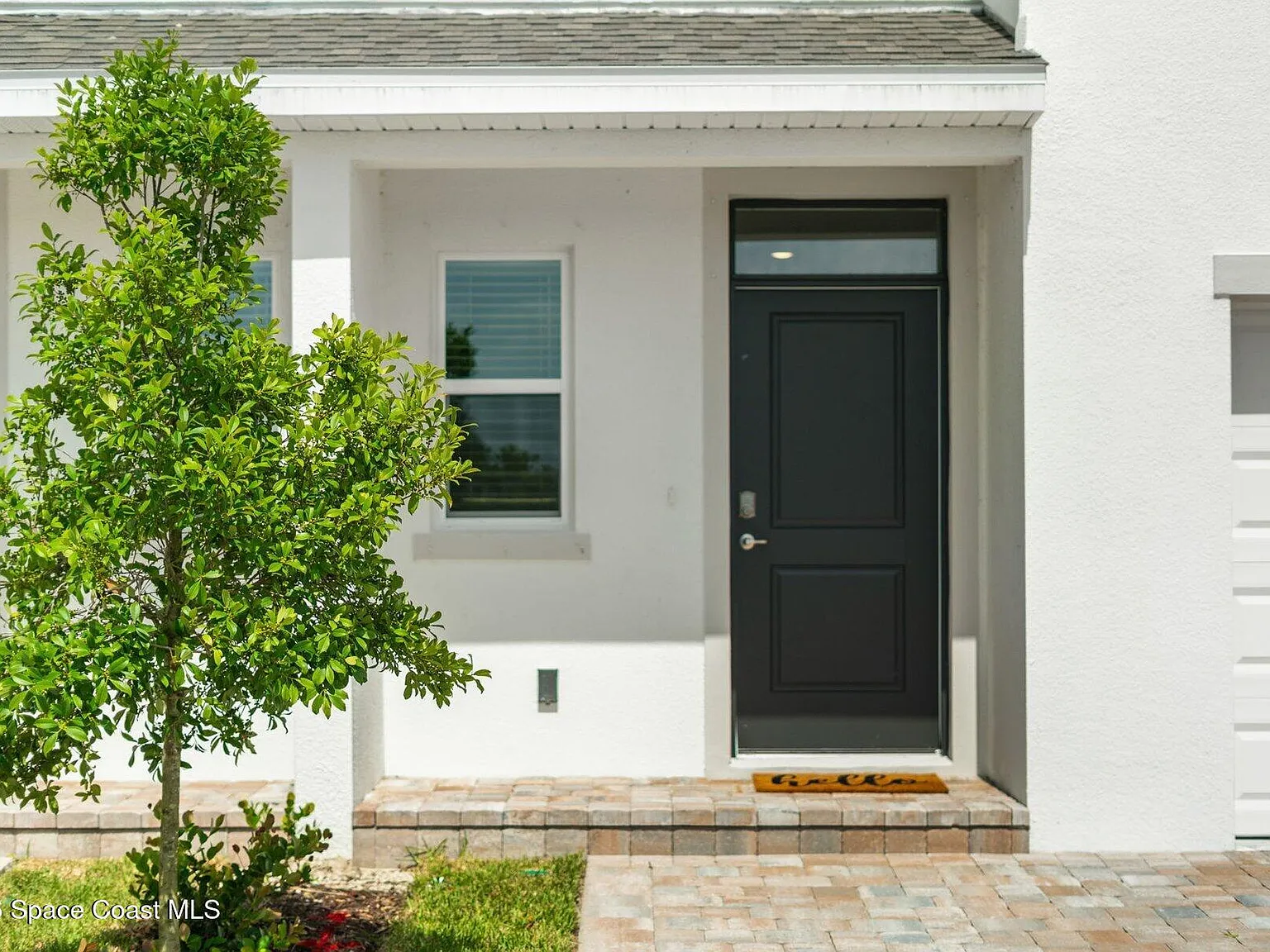 3 bed, 2.5 bath, 1613 sqft, $2,400 — Photo 3