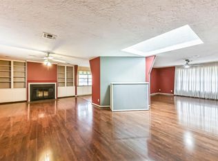 10919 Checkerboard St, Houston, TX 77096