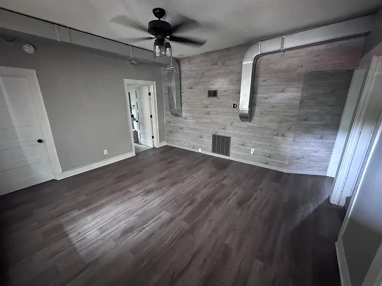 1345 Broadway Ave NW — Photo 9